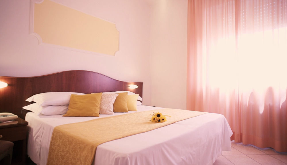 Grifone Hotel เปรูจา ภายนอก รูปภาพ